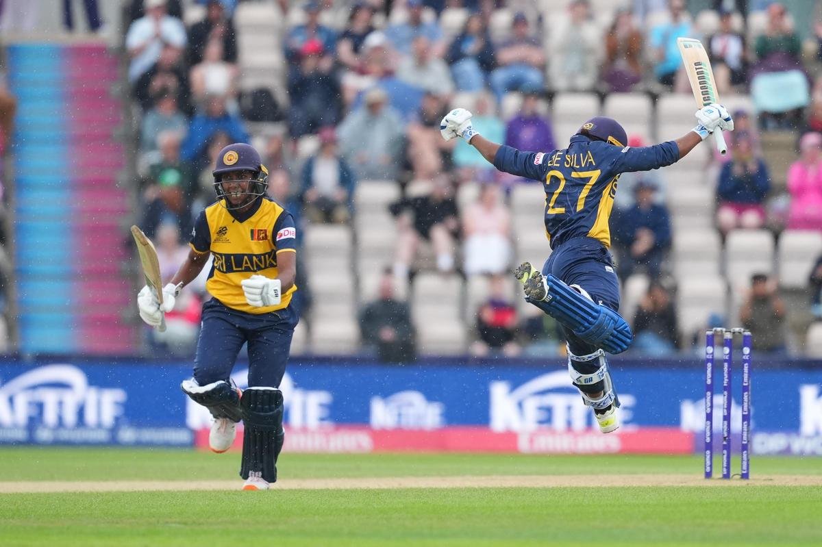 Defending Champions Stunned! Nilakshika de Silva Powers Sri Lanka to Famous World Cup Victory